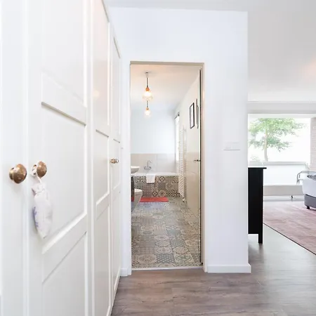 Norwin Apartment *
